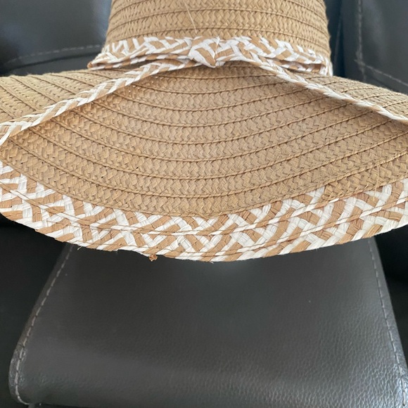 Rampage Sunhat  wide Brim w zig zag trim & cute bow straw - Picture 3 of 6